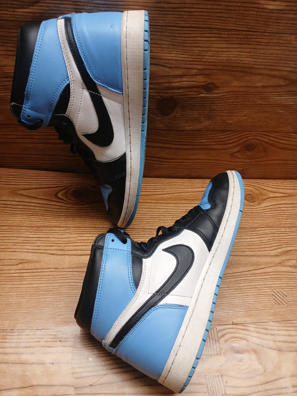 Jordan Air Jordan 1 Retro High OG  UNC Toe White Black University Blue Sneaker